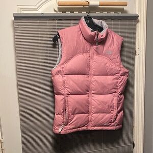 The North Face Pink Insulated  Vest 600 girls